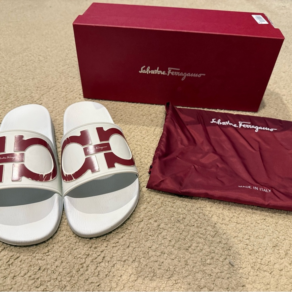 Men’s Salvatore Ferragamo White and Burgundy Slides Size 7